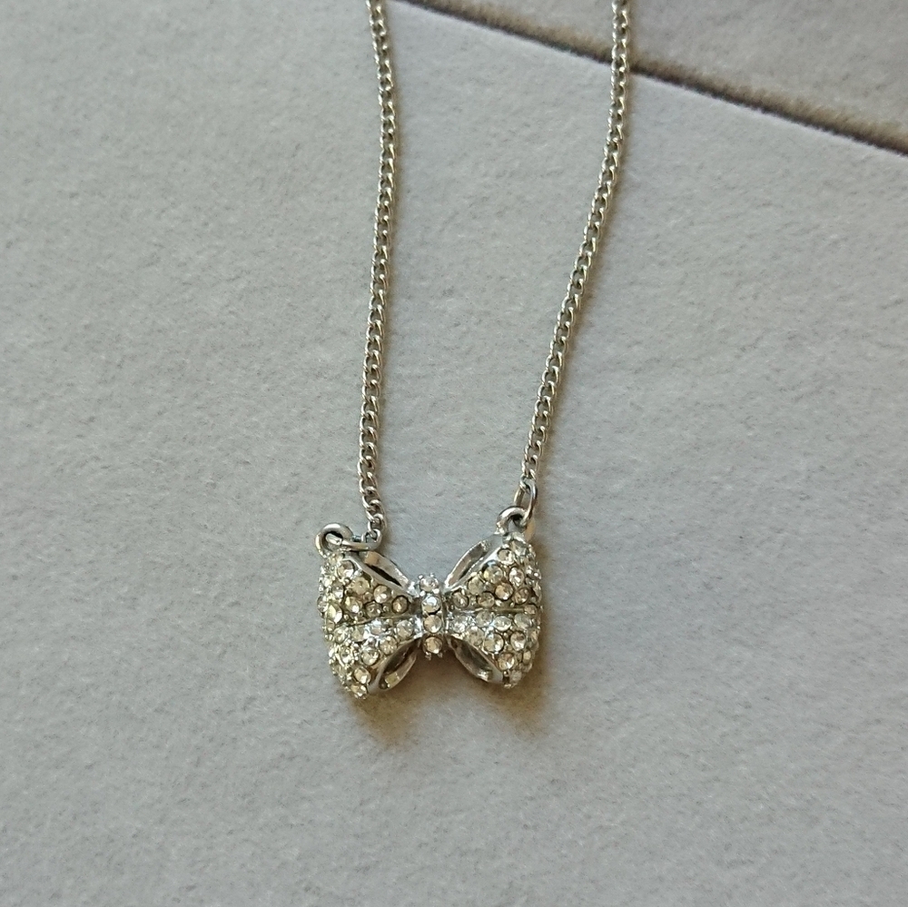 Sweet bow pendant with rhinestones Necklace - Picture 7 of 7